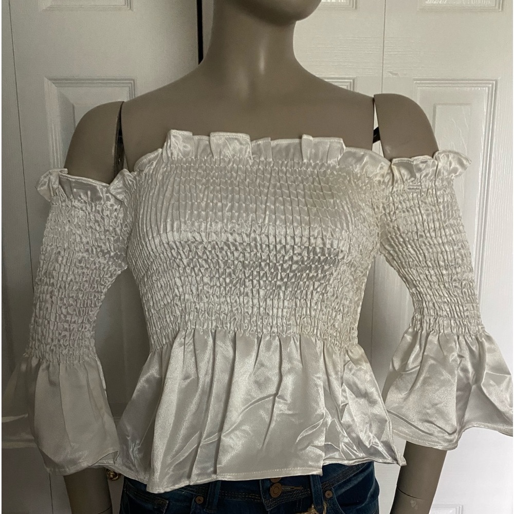 Henrigirl Peplum crop top size M Bell sleeve, Whit